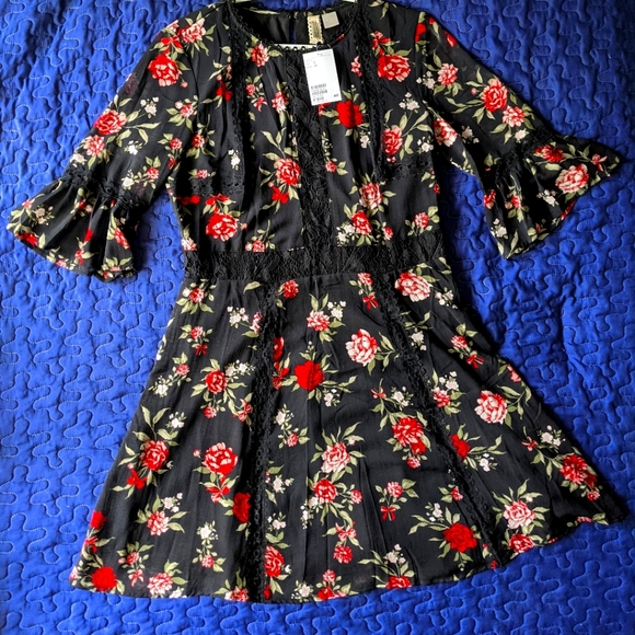 2/$25 H&M Floral Bell Sleeve Dress - Picture 1 of 3
